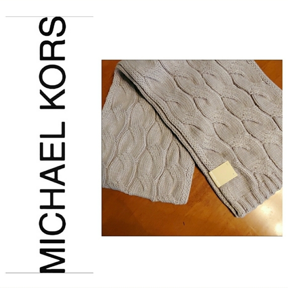 Michael Kors Other - Michael Kors cable knit scarf 6x6